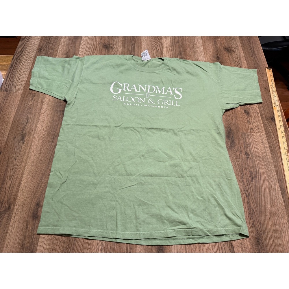 Authentic Pigment T-Shirt Mens 2XL Green Adult Duluth Minnesota Saloon Grill